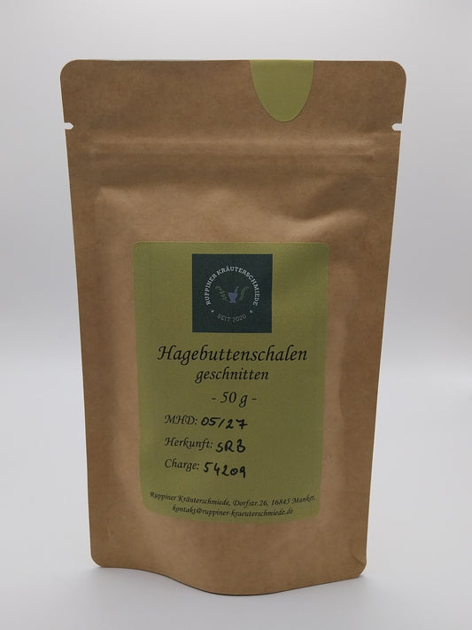 Hagebuttenschalen geschnitten in der Tüte.