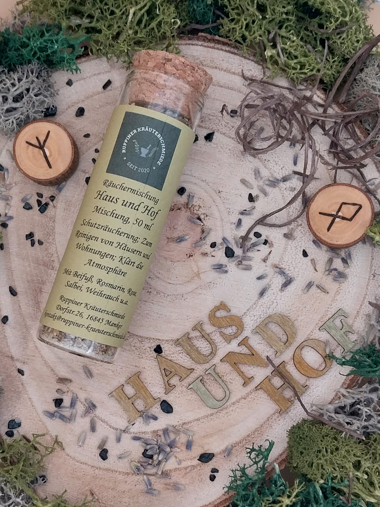 Räuchermischung Haus & Hof mit Schutzsymbolen als Deko