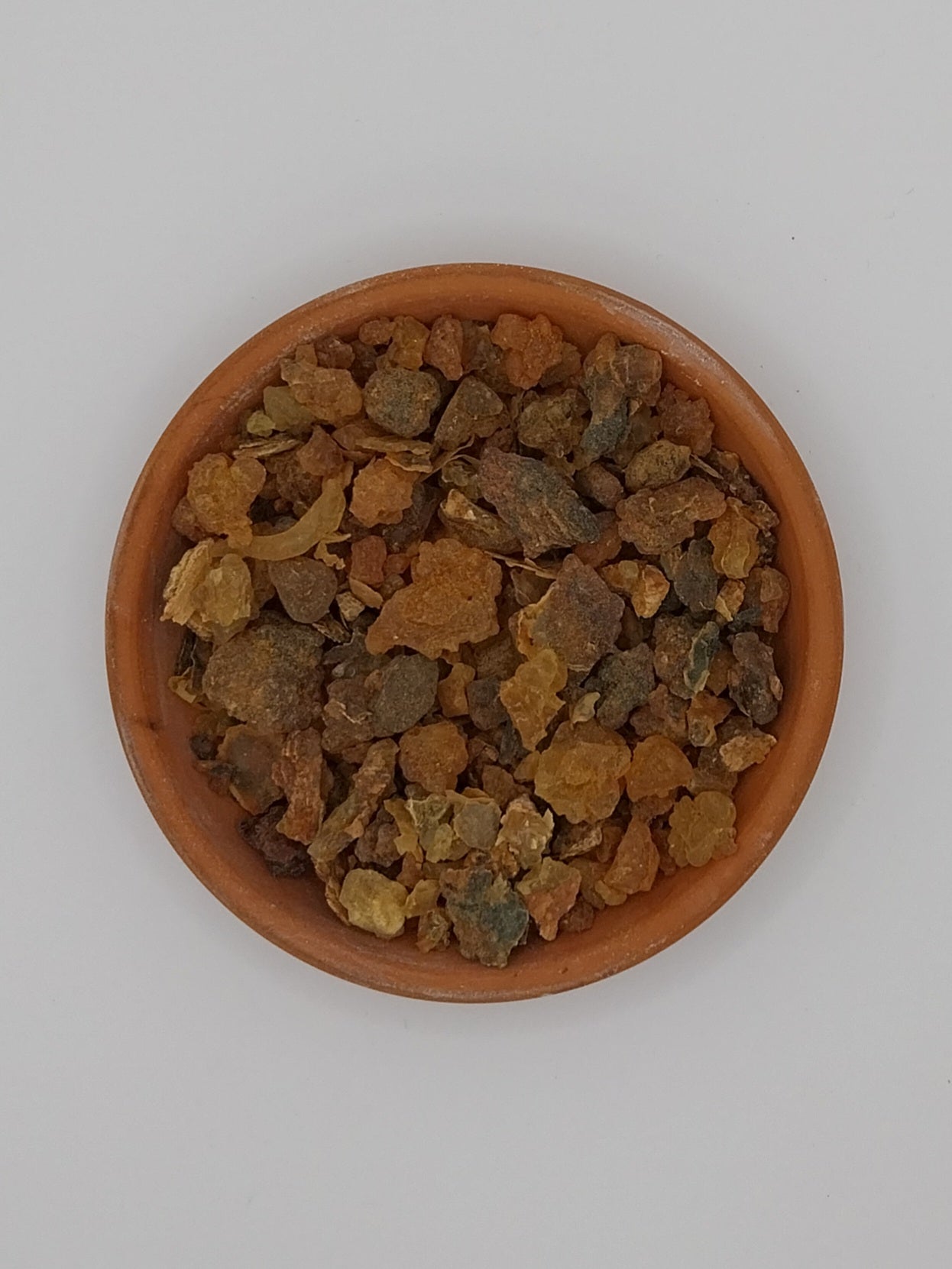 Myrrhe in einer Tonschale