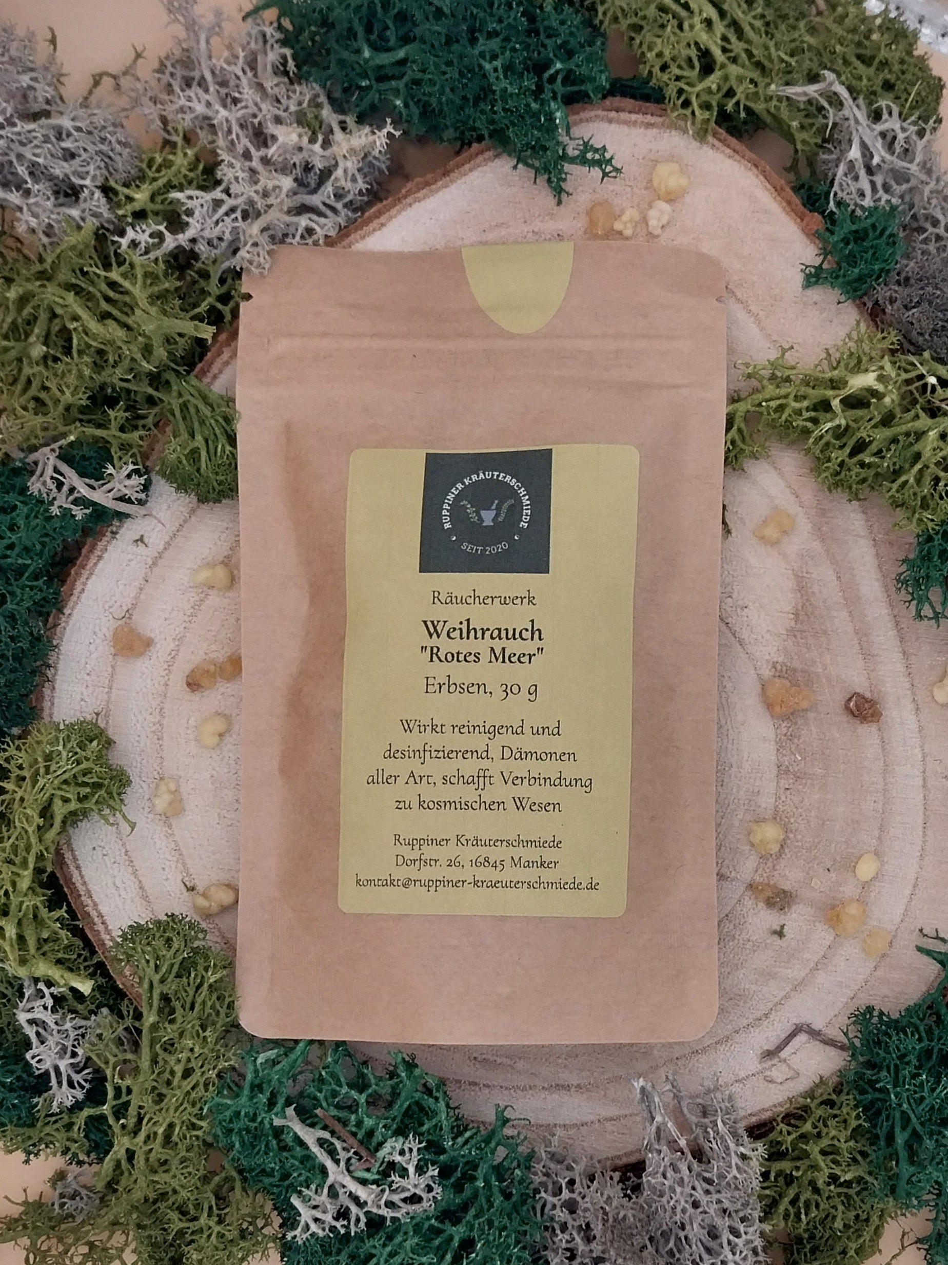 Weihrauch in einer Tüte mit passender Deko